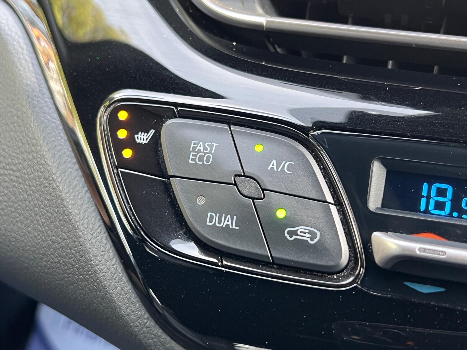 Used Toyota C-HR 2019 for sale - 77427672: Photo 27