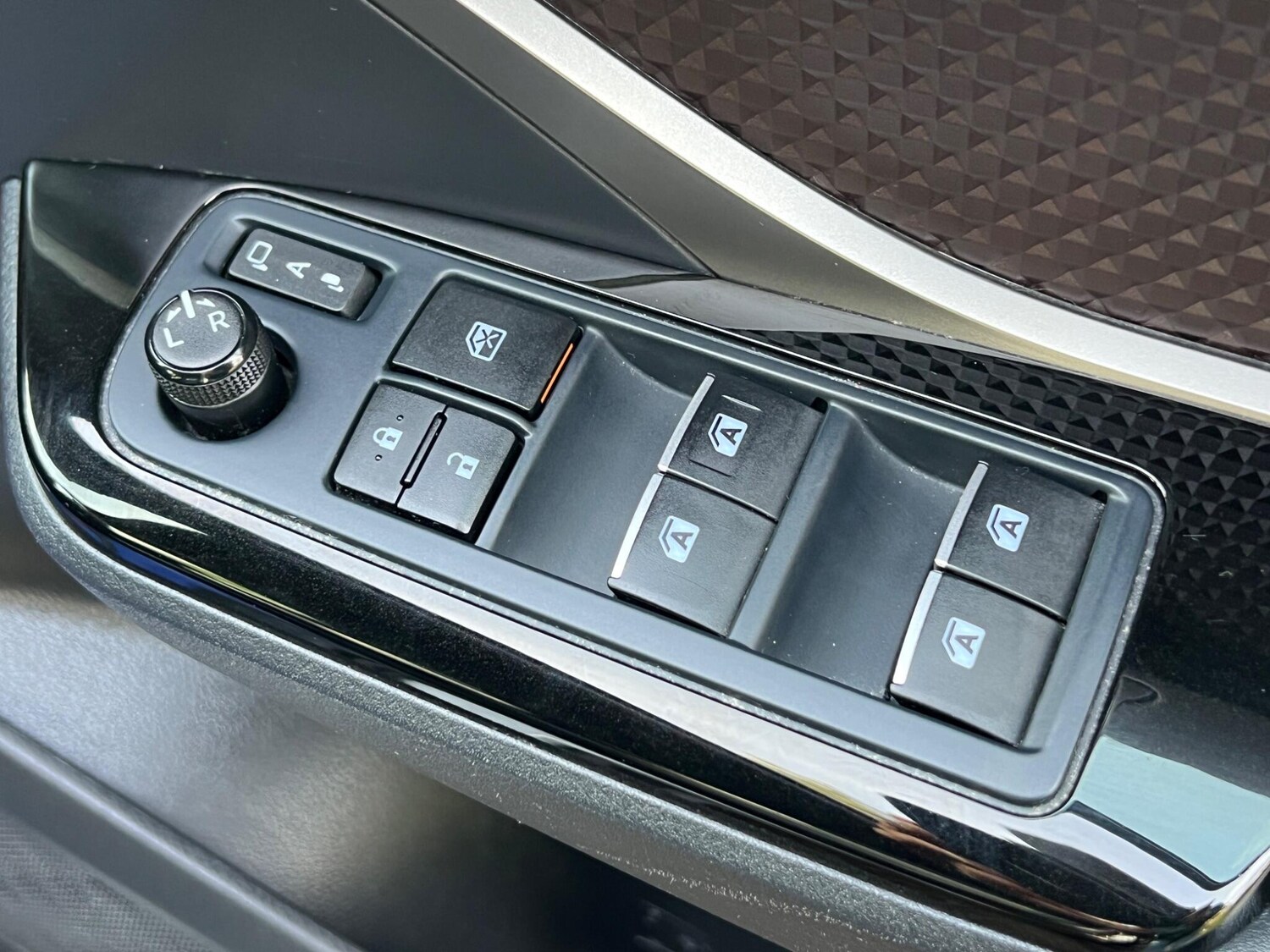 Used Toyota C-HR 2019 for sale - 77427672: Photo 38