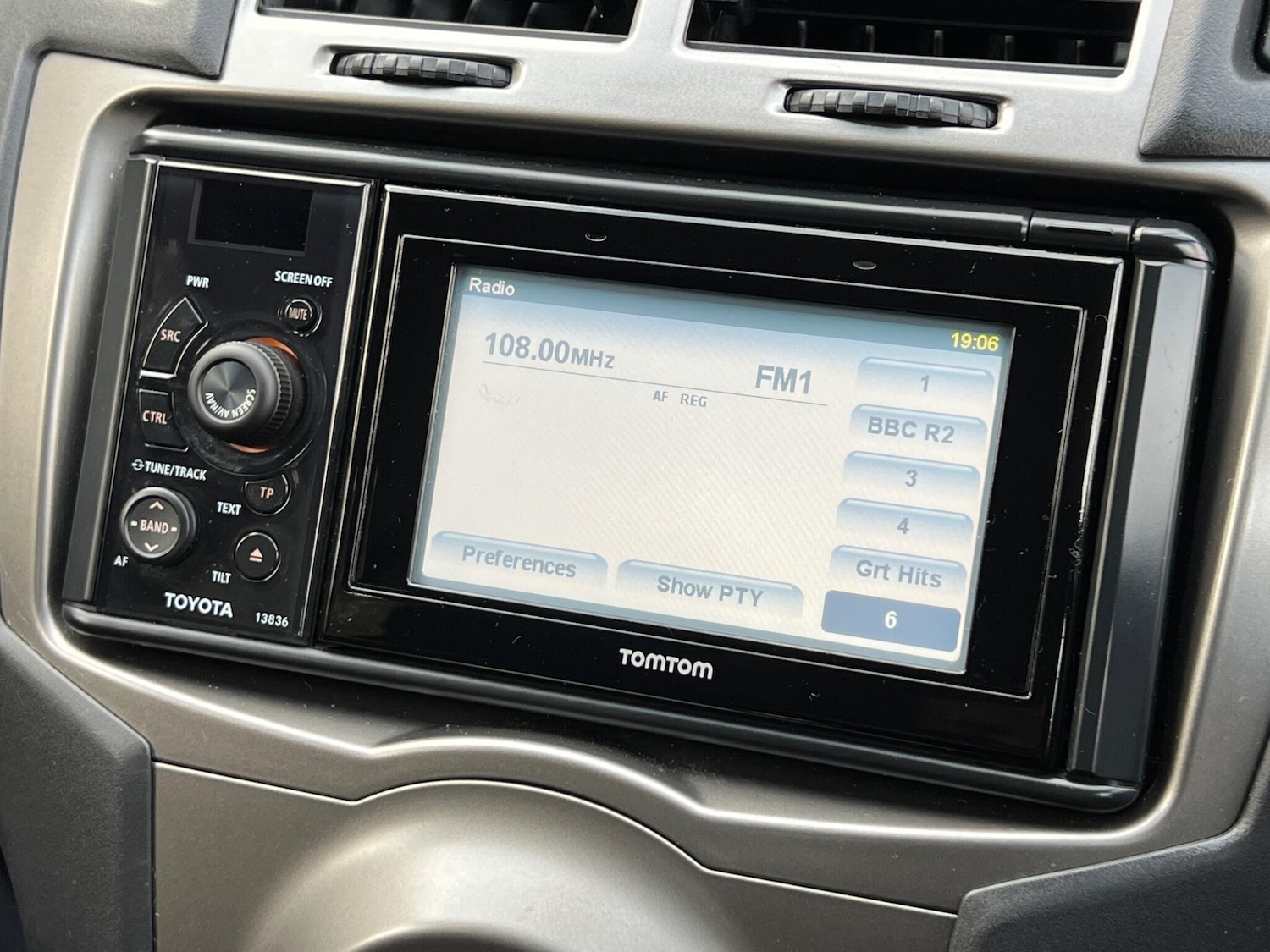 Used Toyota Yaris 2011 for sale - 76953948: Photo 13