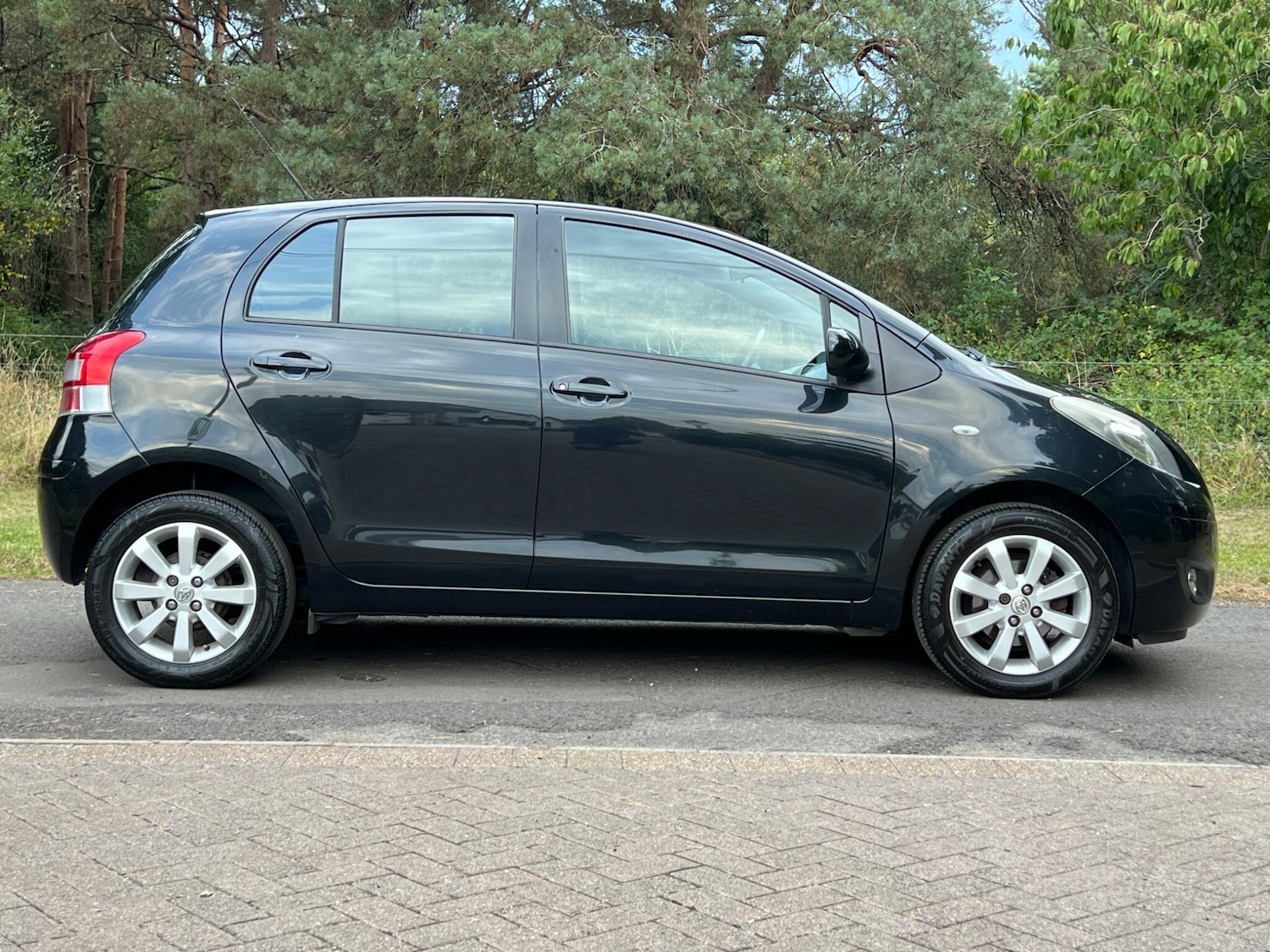 Used Toyota Yaris 2011 for sale - 76953948: Photo 20