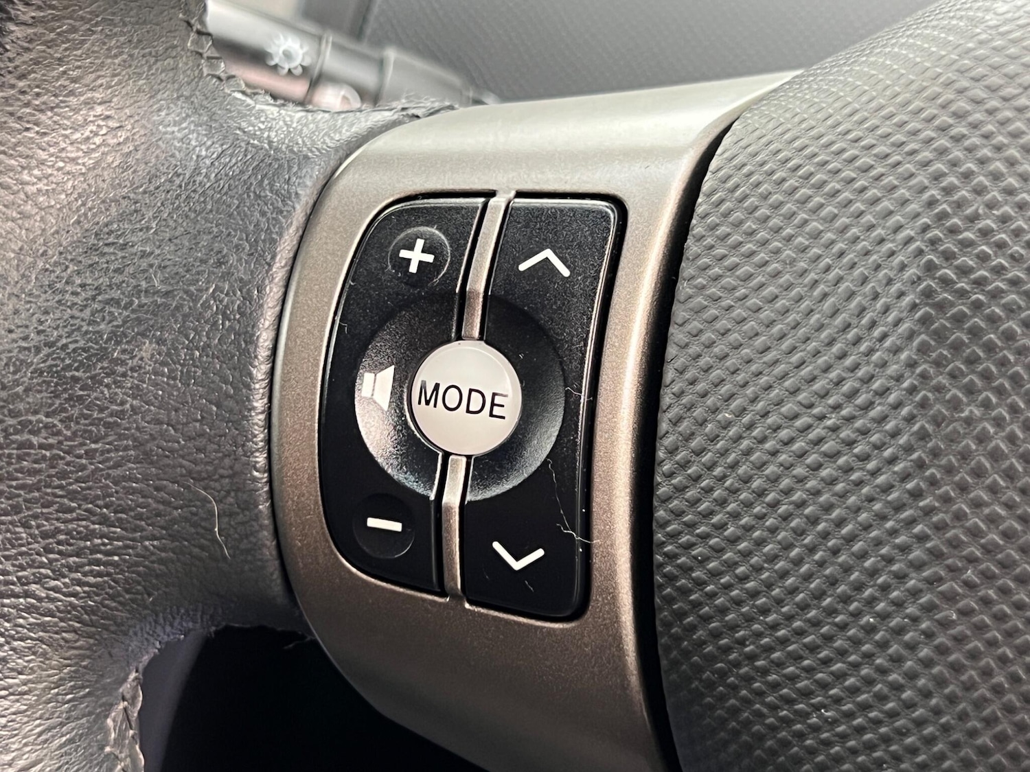 Used Toyota Yaris 2011 for sale - 76953948: Photo 27