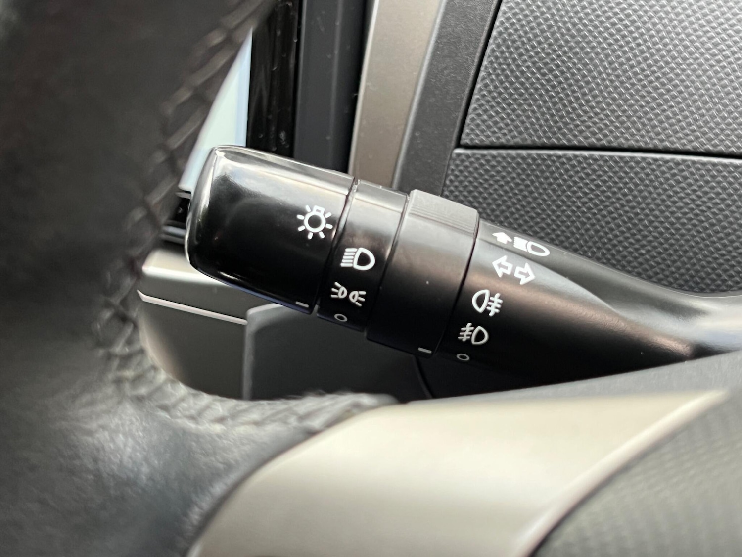 Used Toyota Yaris 2011 for sale - 76953948: Photo 29