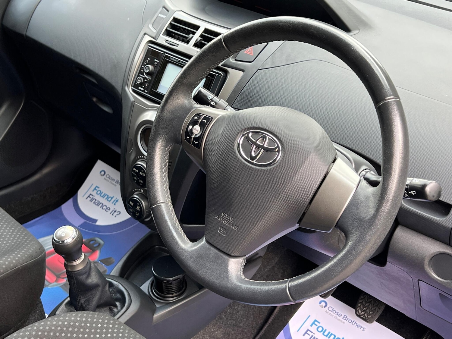 Used Toyota Yaris 2011 for sale - 76953948: Photo 3