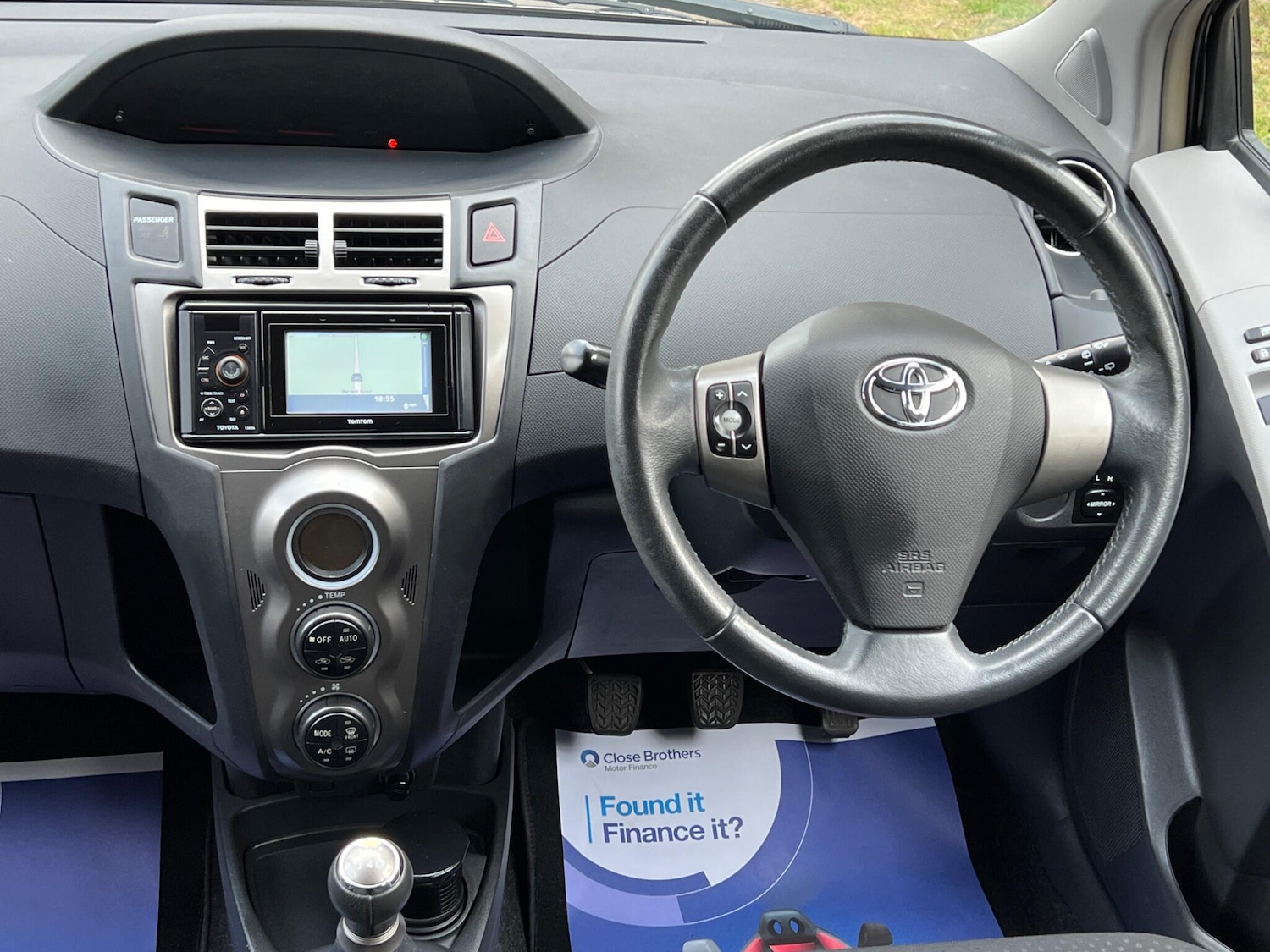 Used Toyota Yaris 2011 for sale - 76953948: Photo 34