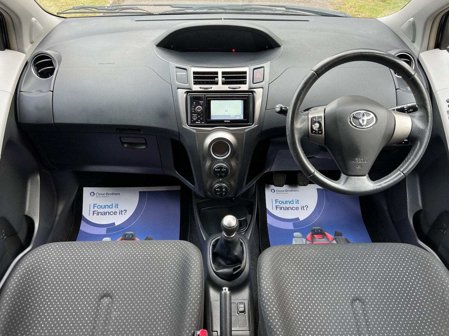 Used Toyota Yaris 2011 for sale - 76953948: Photo 35