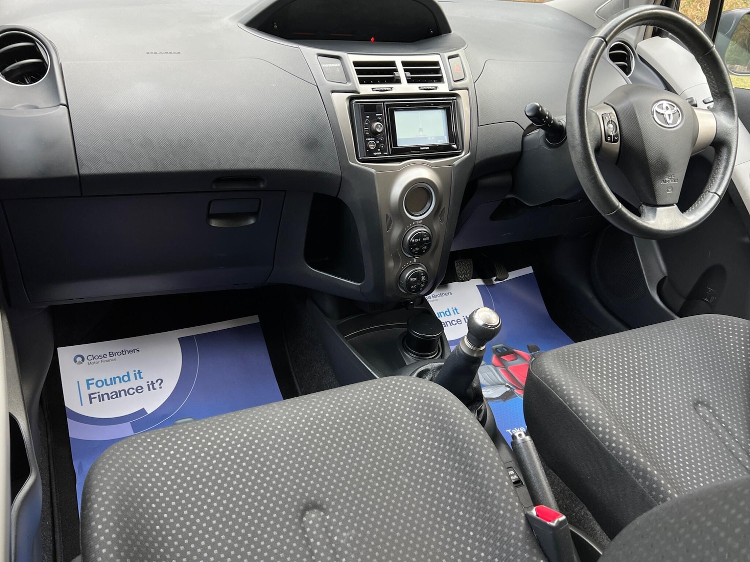 Used Toyota Yaris 2011 for sale - 76953948: Photo 36