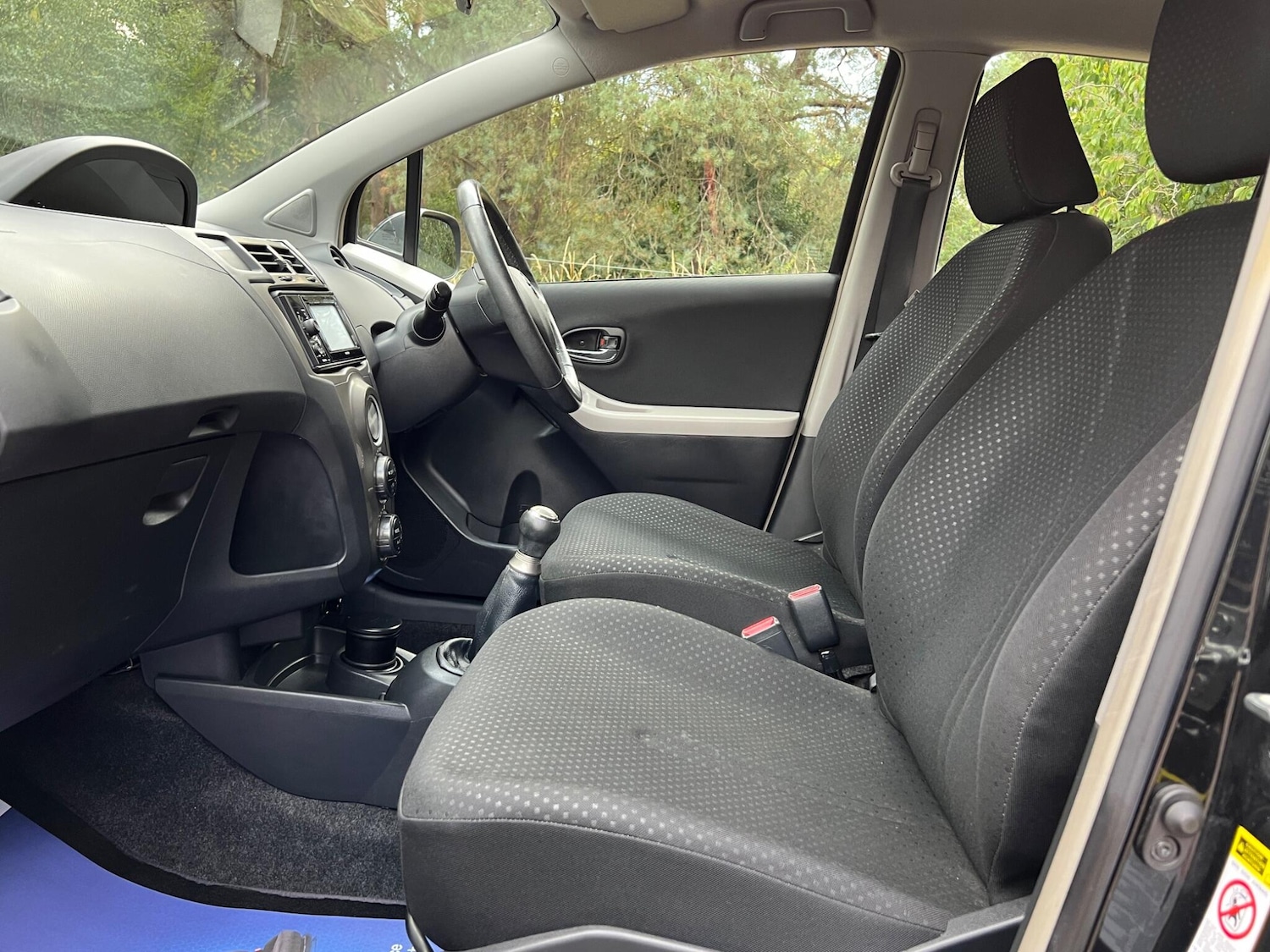 Used Toyota Yaris 2011 for sale - 76953948: Photo 41