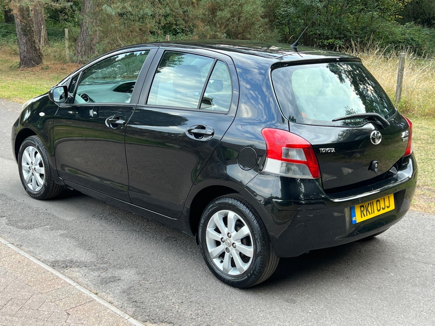 Used Toyota Yaris 2011 for sale - 76953948: Photo 48