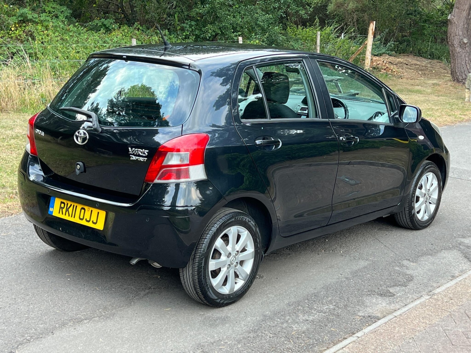 Used Toyota Yaris 2011 for sale - 76953948: Photo 5