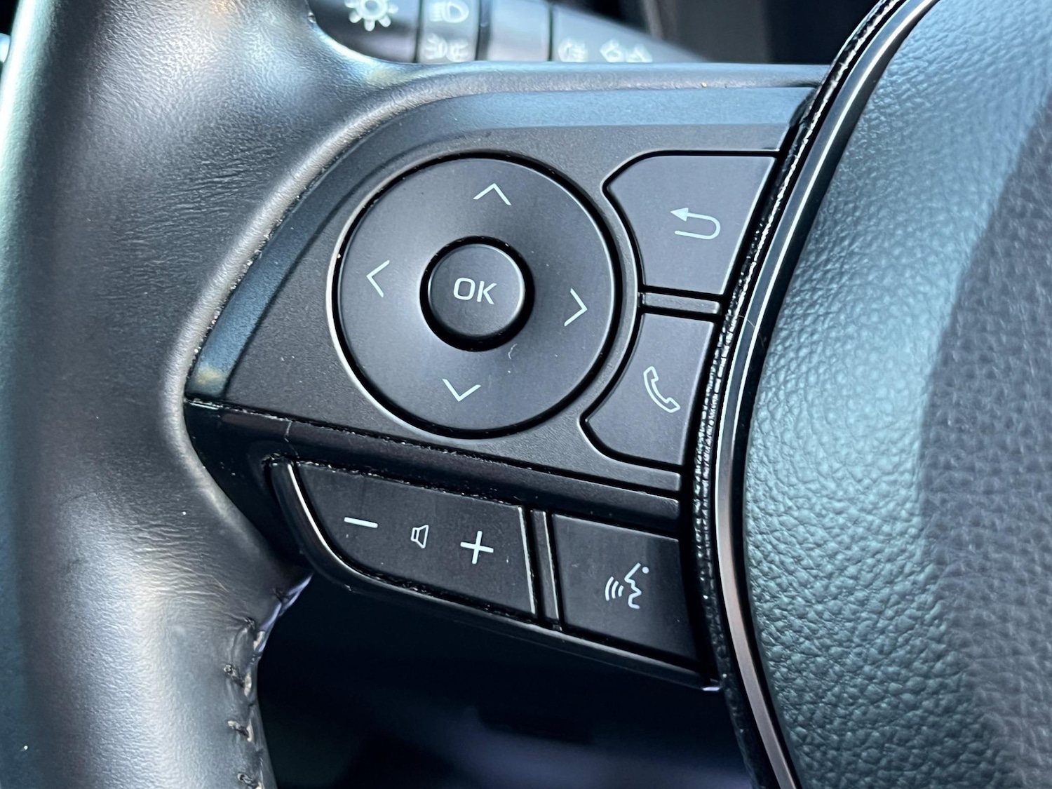 Used Toyota Corolla 2020 for sale - 76953941: Photo 37