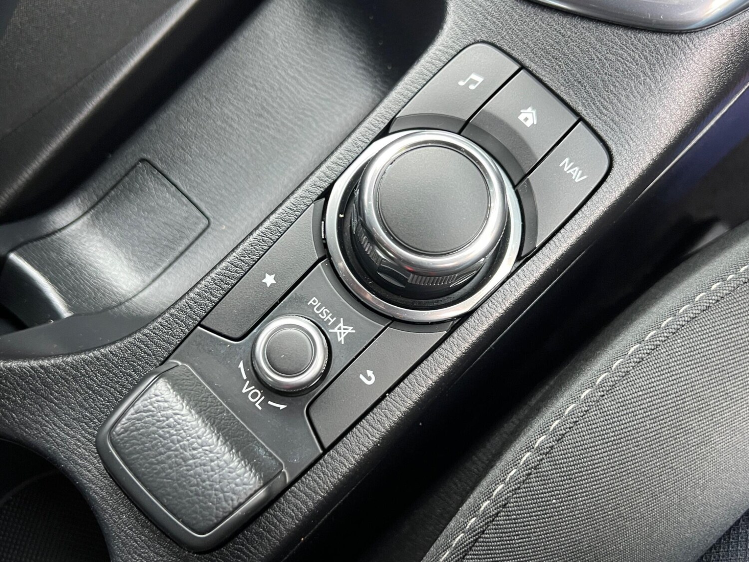 Used Mazda Mazda2 2016 for sale - 77427580: Photo 32