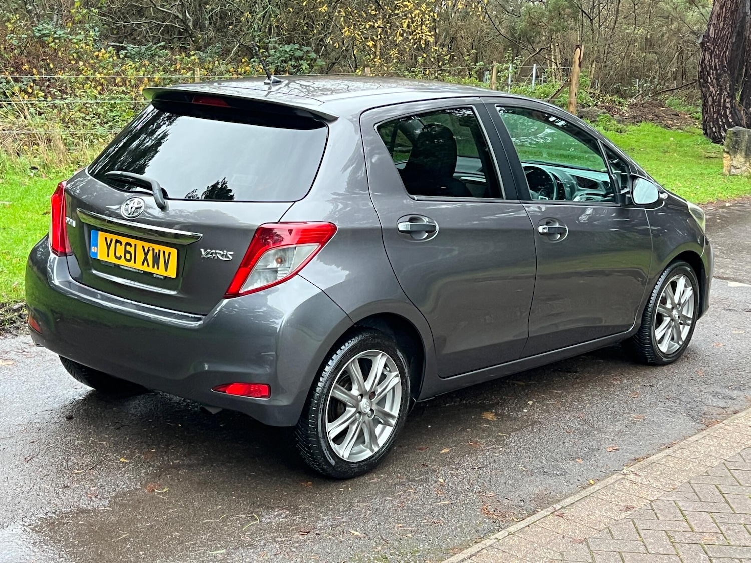 Used Toyota Yaris 2011 for sale - 76953392: Photo 20