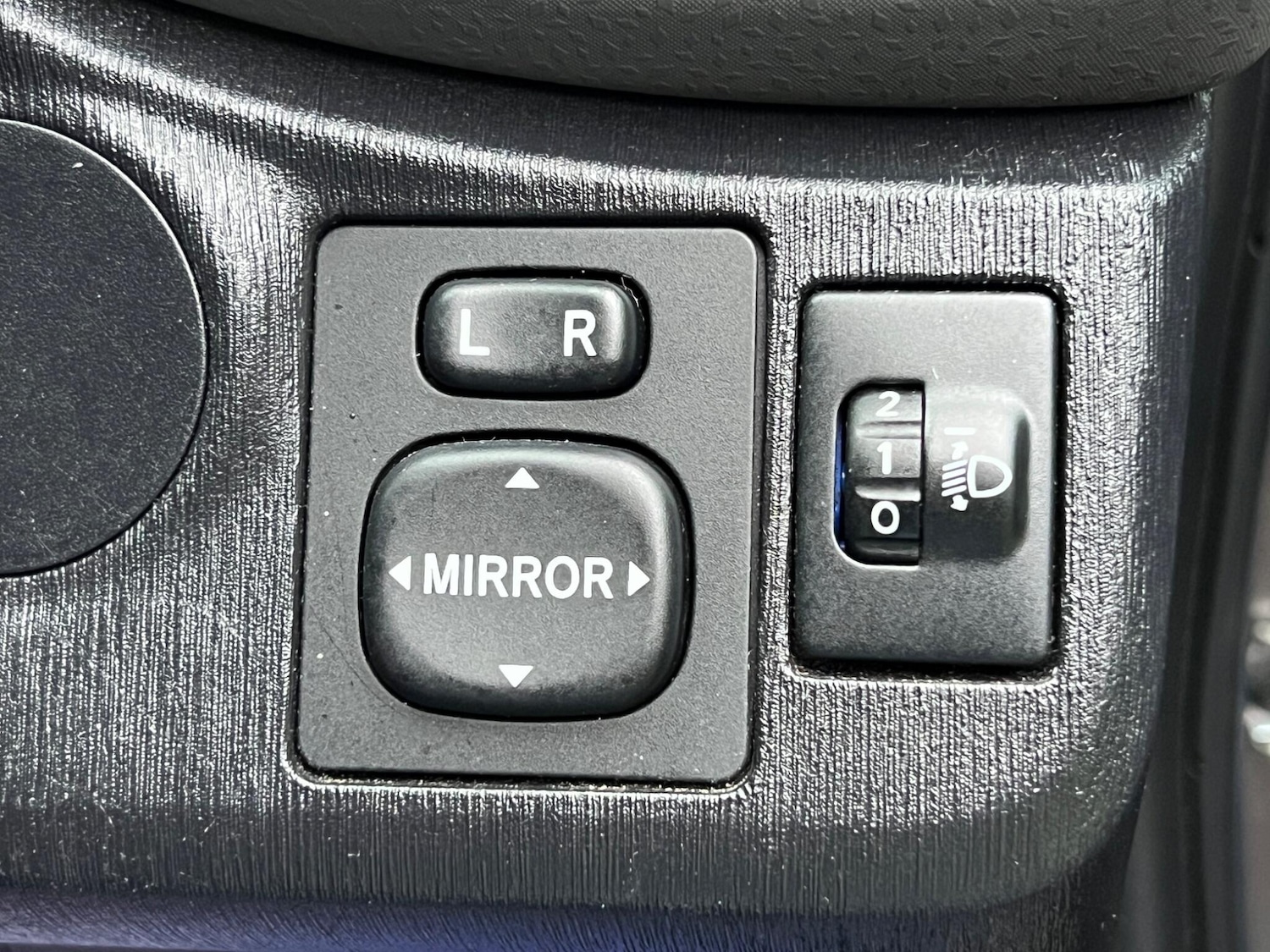 Used Toyota Yaris 2011 for sale - 76953392: Photo 27