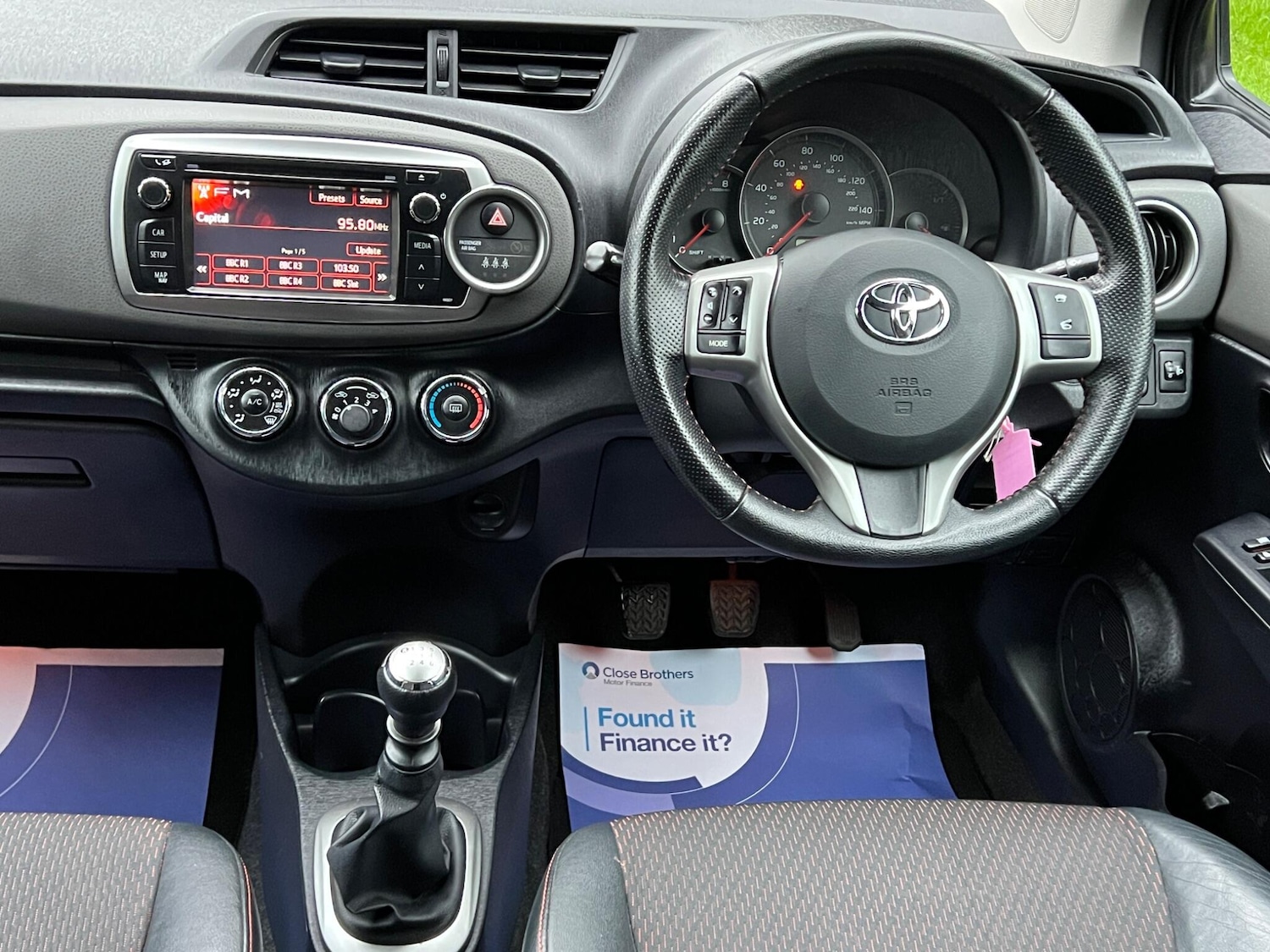 Used Toyota Yaris 2011 for sale - 76953392: Photo 34