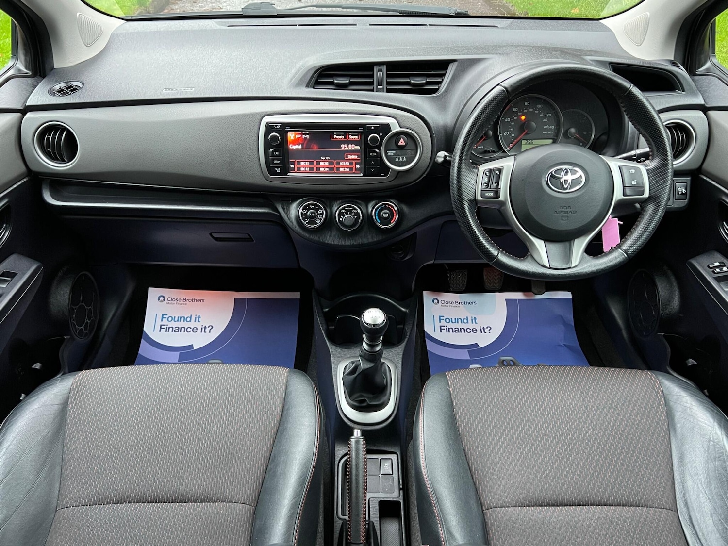 Used Toyota Yaris 2011 for sale - 76953392: Photo 35