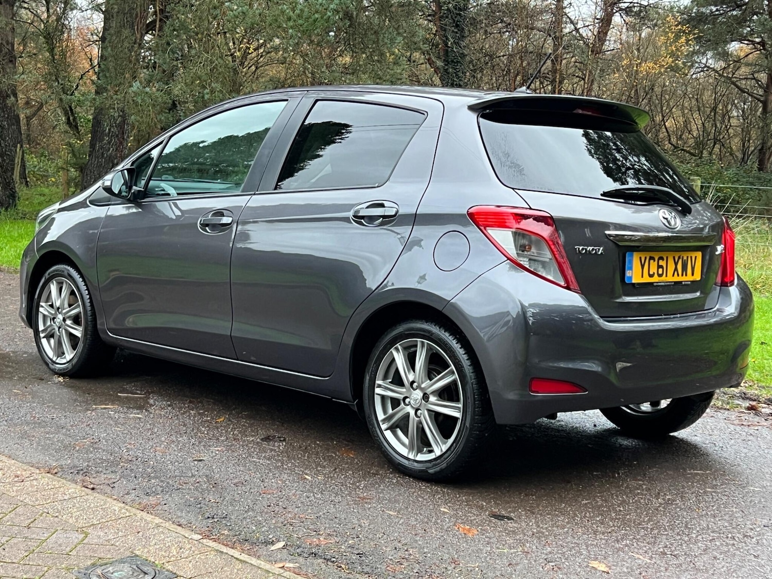 Used Toyota Yaris 2011 for sale - 76953392: Photo 47