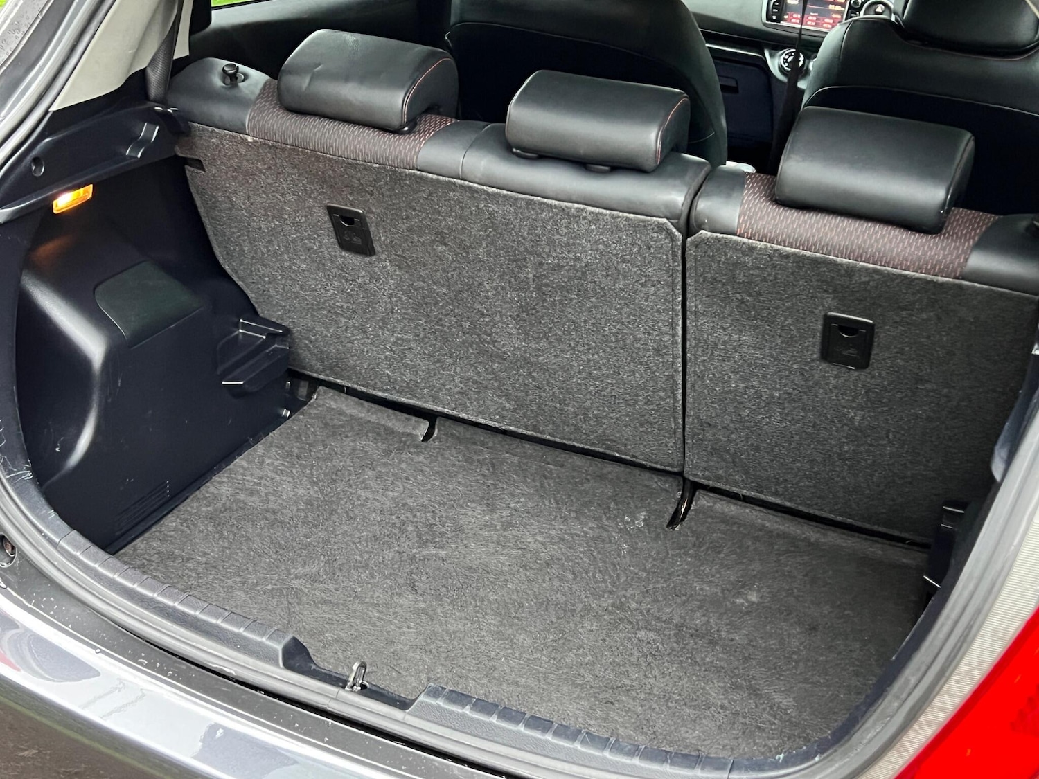 Used Toyota Yaris 2011 for sale - 76953392: Photo 49