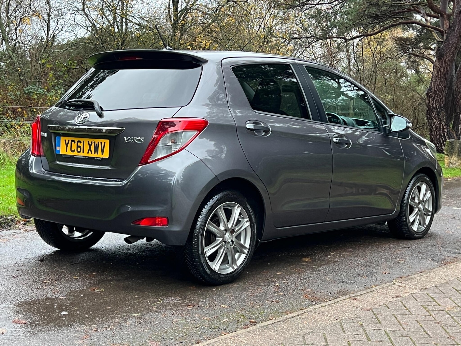 Used Toyota Yaris 2011 for sale - 76953392: Photo 5