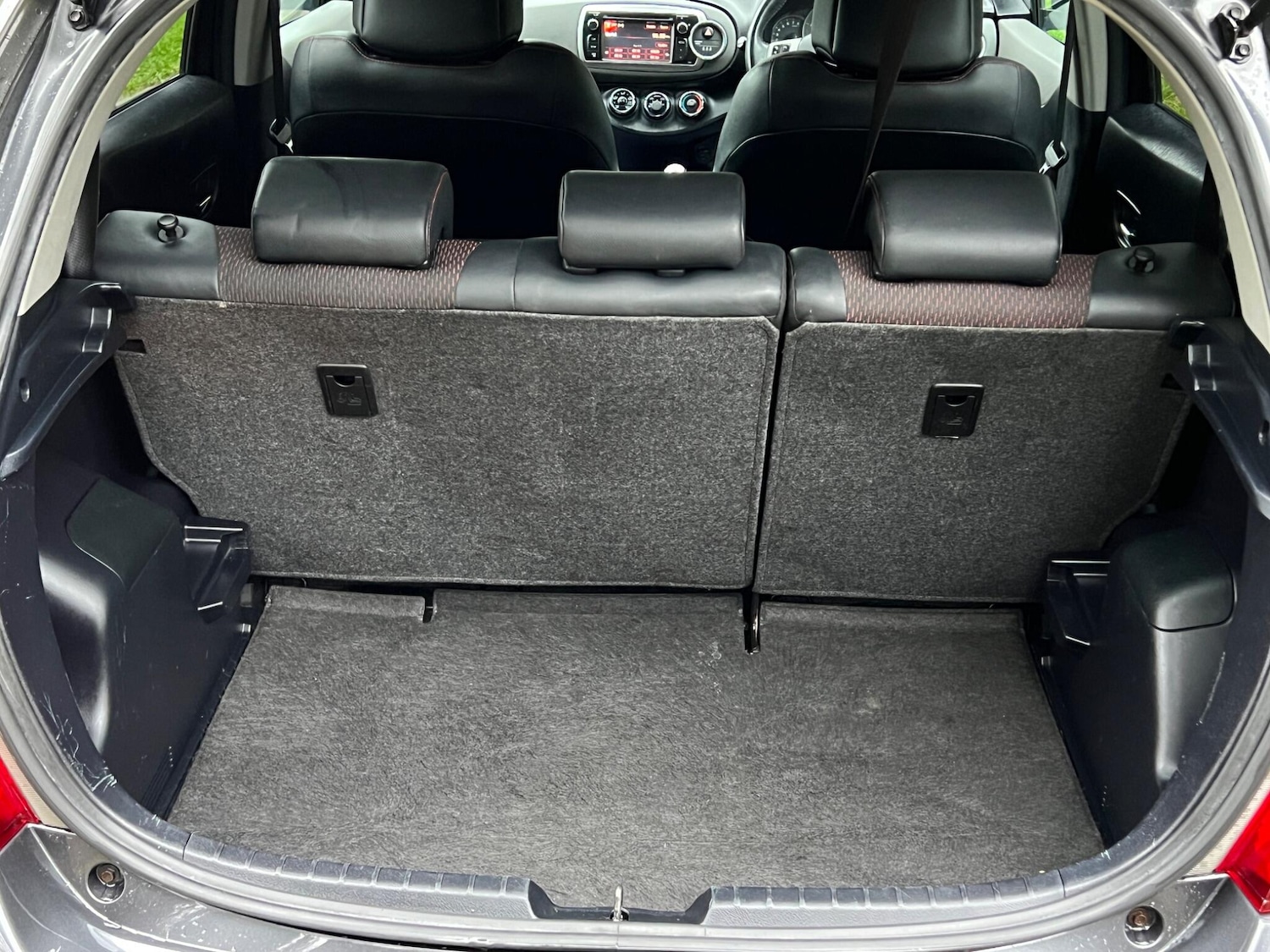 Used Toyota Yaris 2011 for sale - 76953392: Photo 50