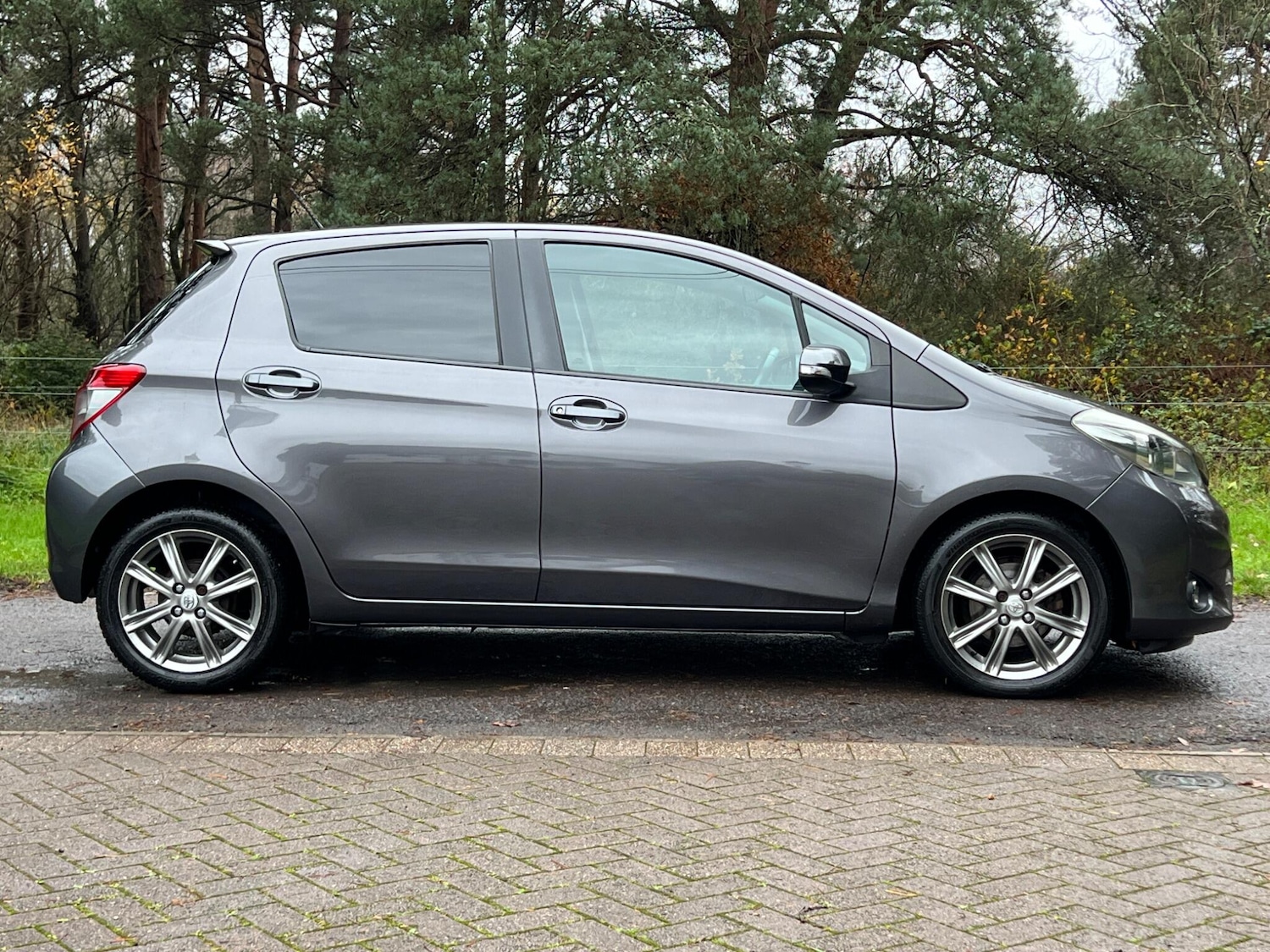 Used Toyota Yaris 2011 for sale - 76953392: Photo 6