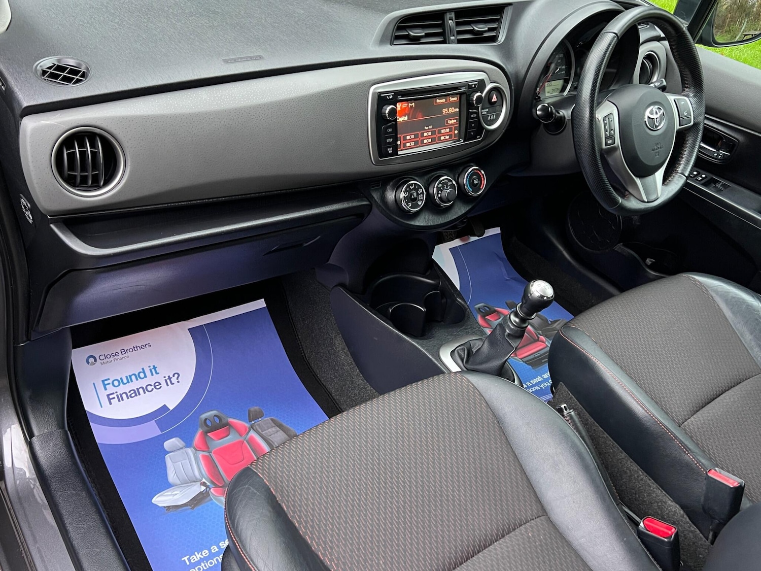 Used Toyota Yaris 2011 for sale - 76953392: Photo 7