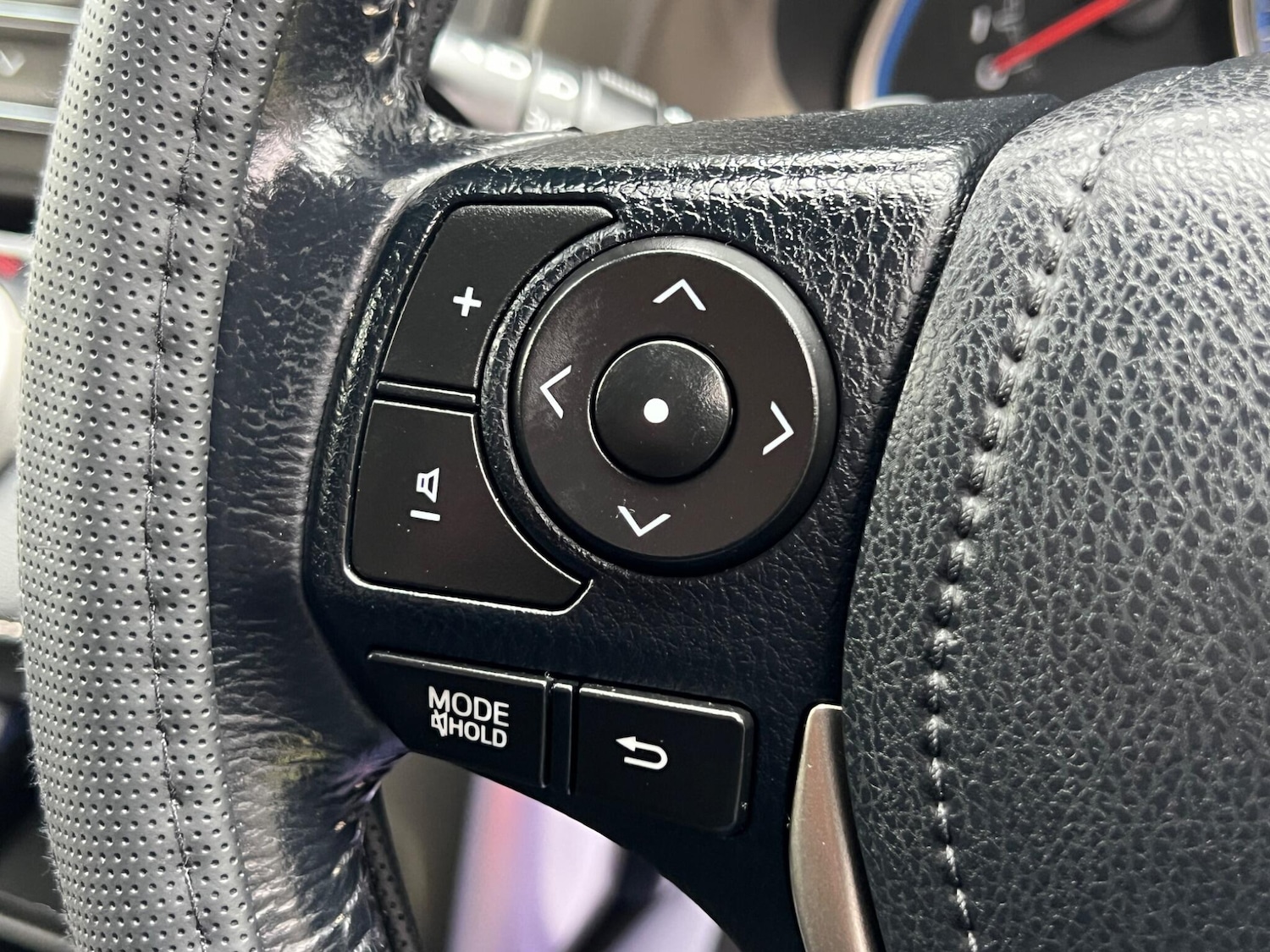 Used Toyota RAV4 2013 for sale - 77633239: Photo 32