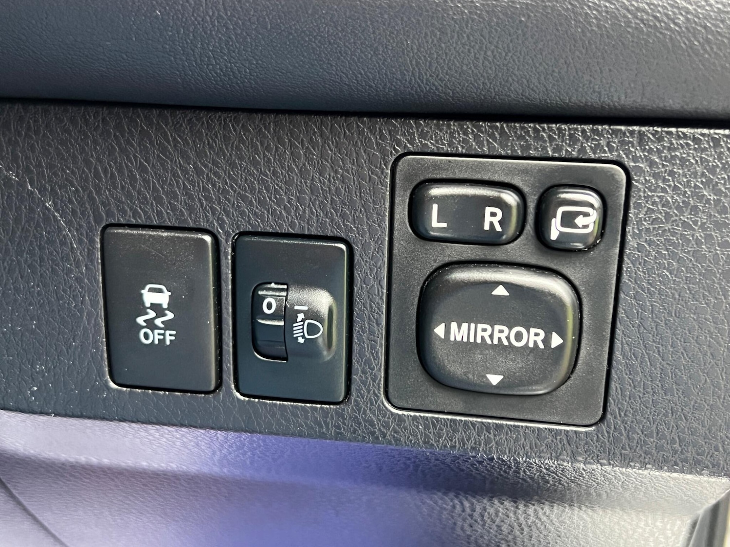 Used Toyota RAV4 2013 for sale - 77633239: Photo 35