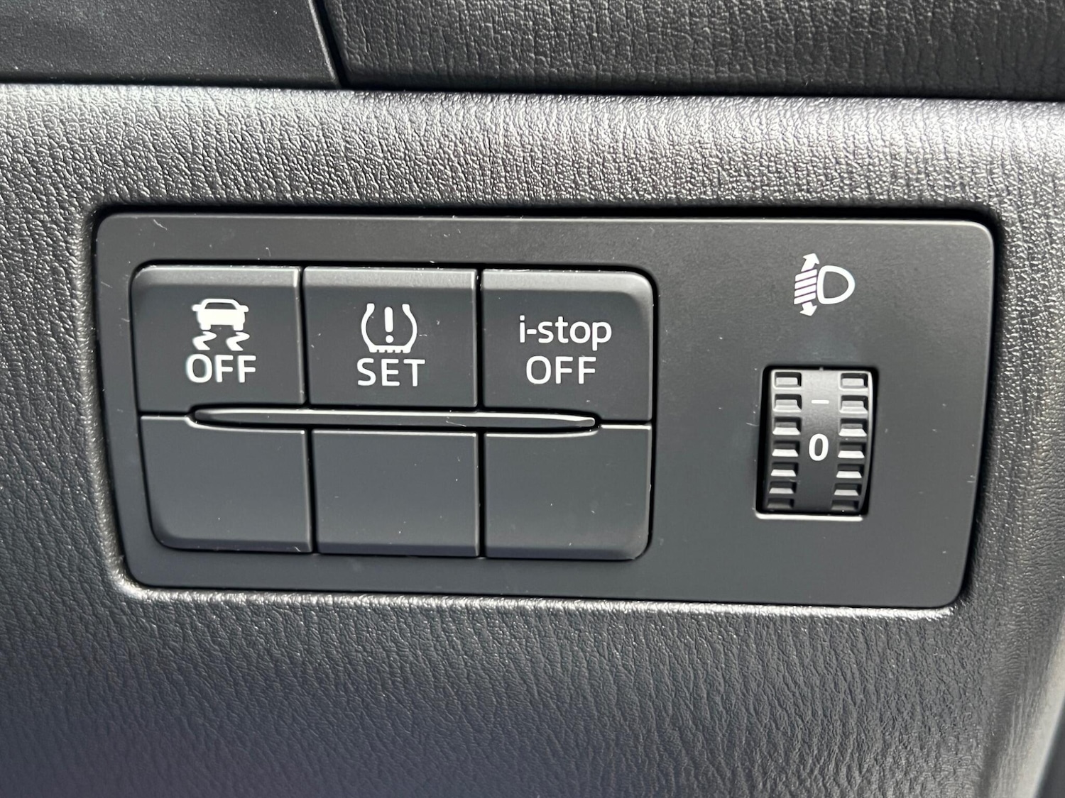 Used Mazda Mazda3 2015 for sale - 77395937: Photo 34