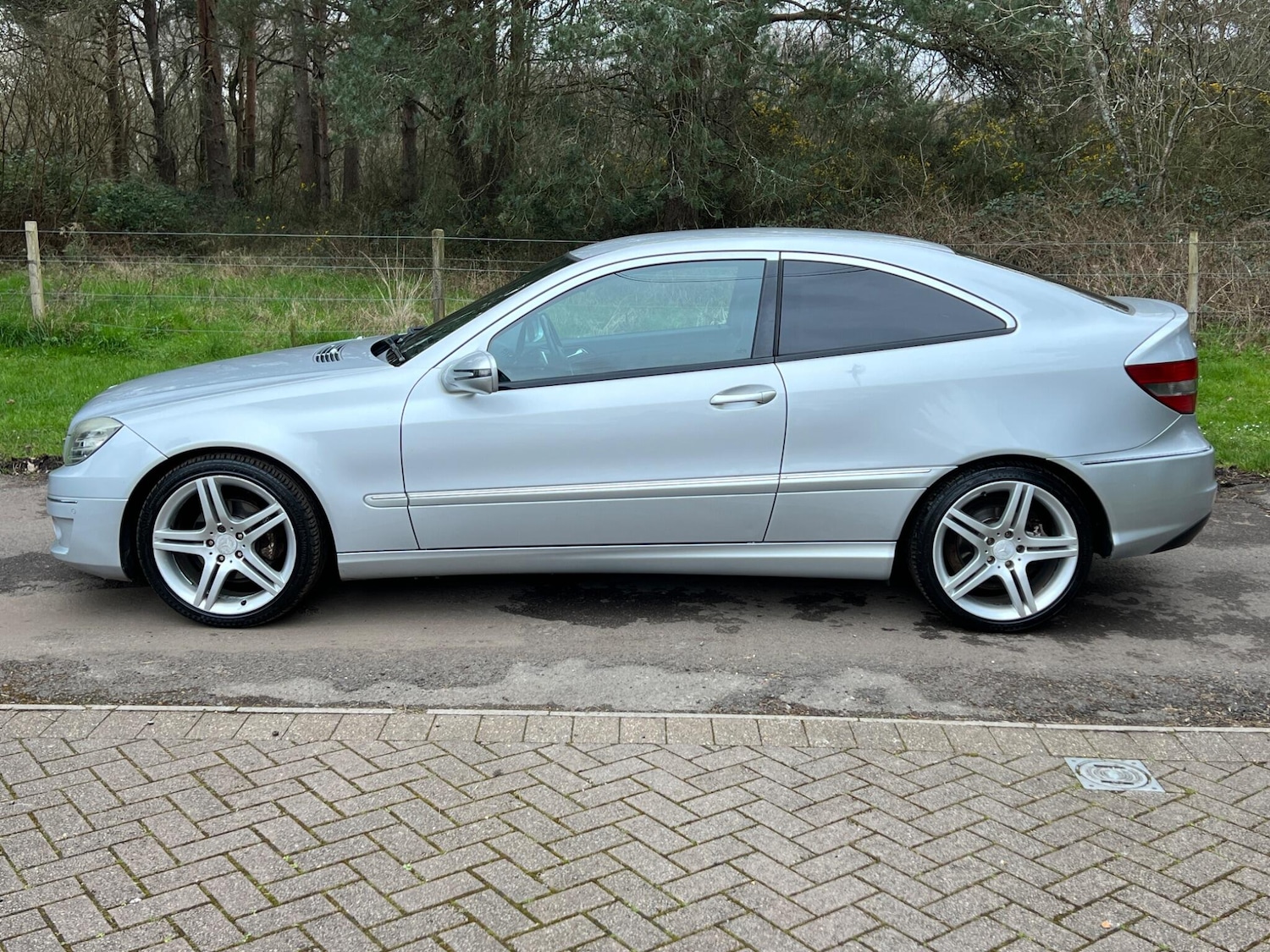 Used Mercedes-Benz CLC Class 2010 for sale - 77926059: Photo 45