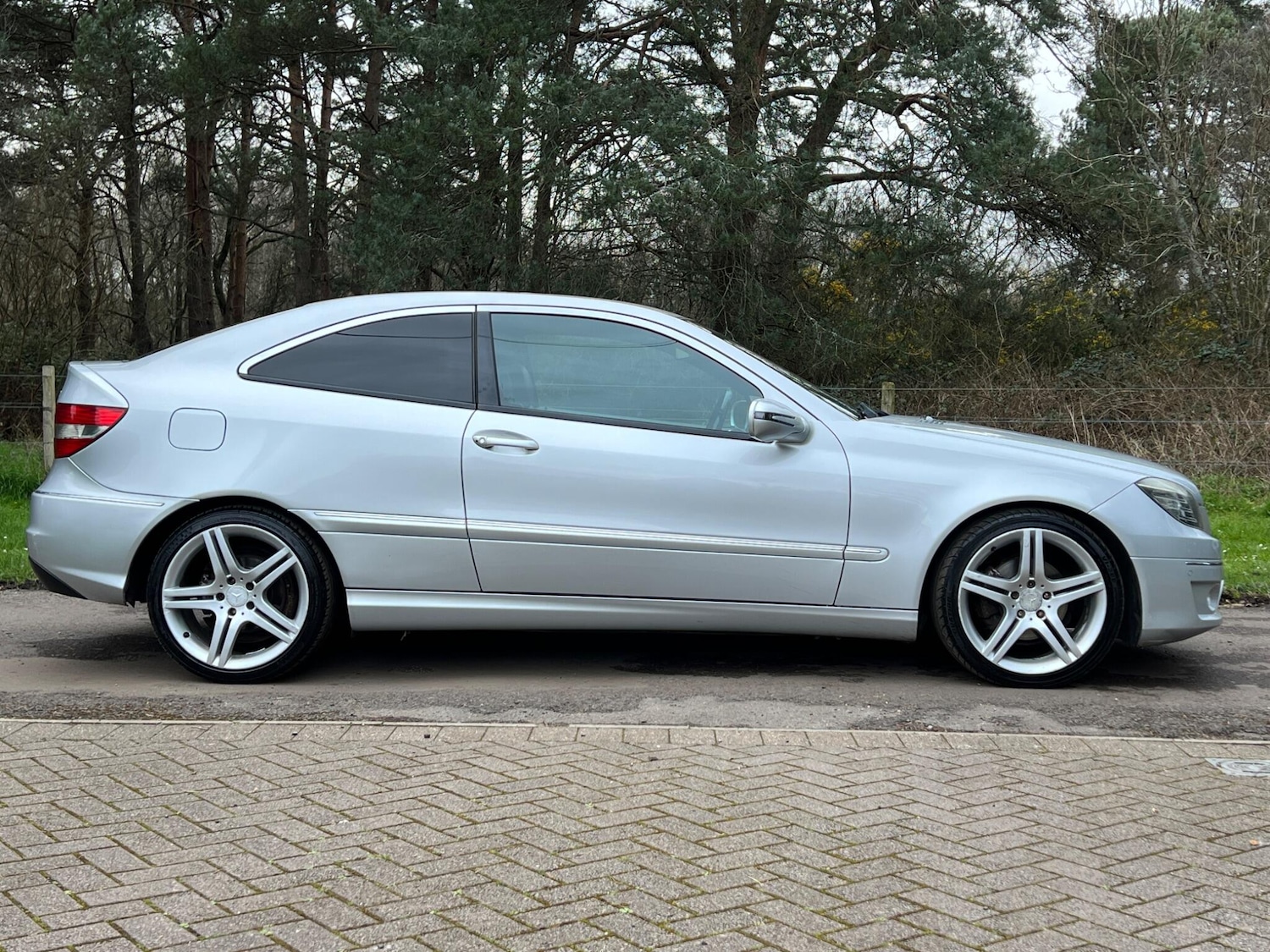 Used Mercedes-Benz CLC Class 2010 for sale - 77926059: Photo 6