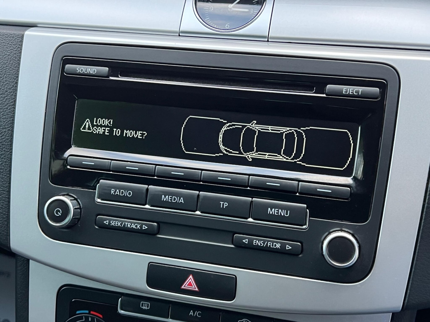 Used Volkswagen Passat 2014 for sale - 77091118: Photo 2