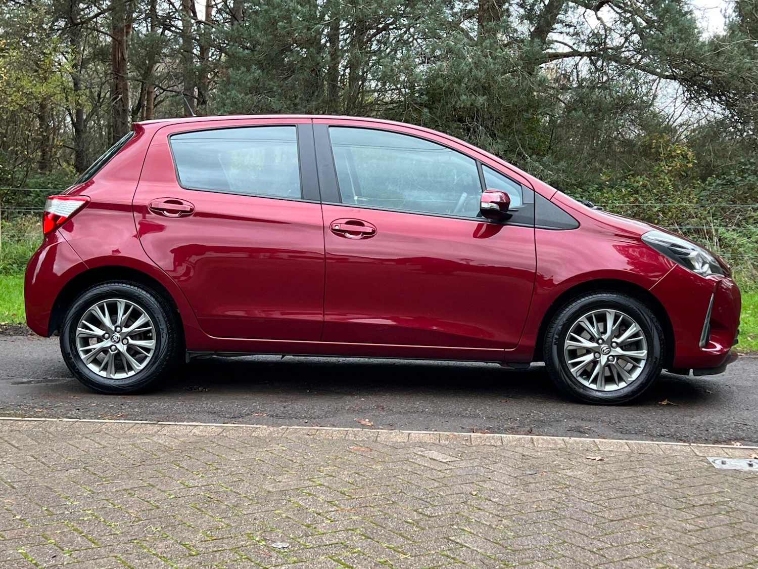 Used Toyota Yaris 2017 for sale - 76952382: Photo 19