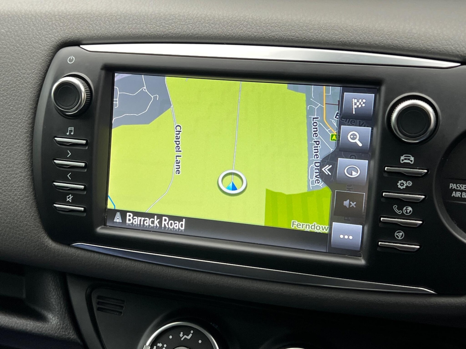 Used Toyota Yaris 2017 for sale - 76952382: Photo 2