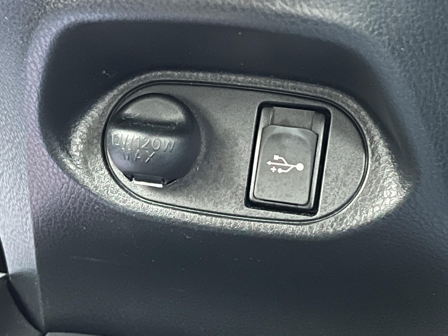 Used Toyota Yaris 2017 for sale - 76952382: Photo 21