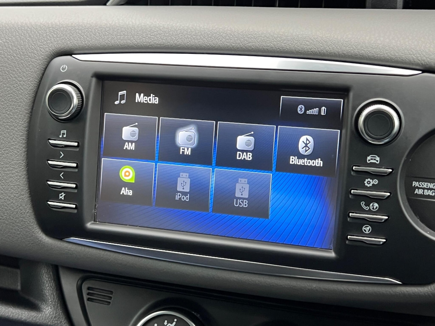 Used Toyota Yaris 2017 for sale - 76952382: Photo 23