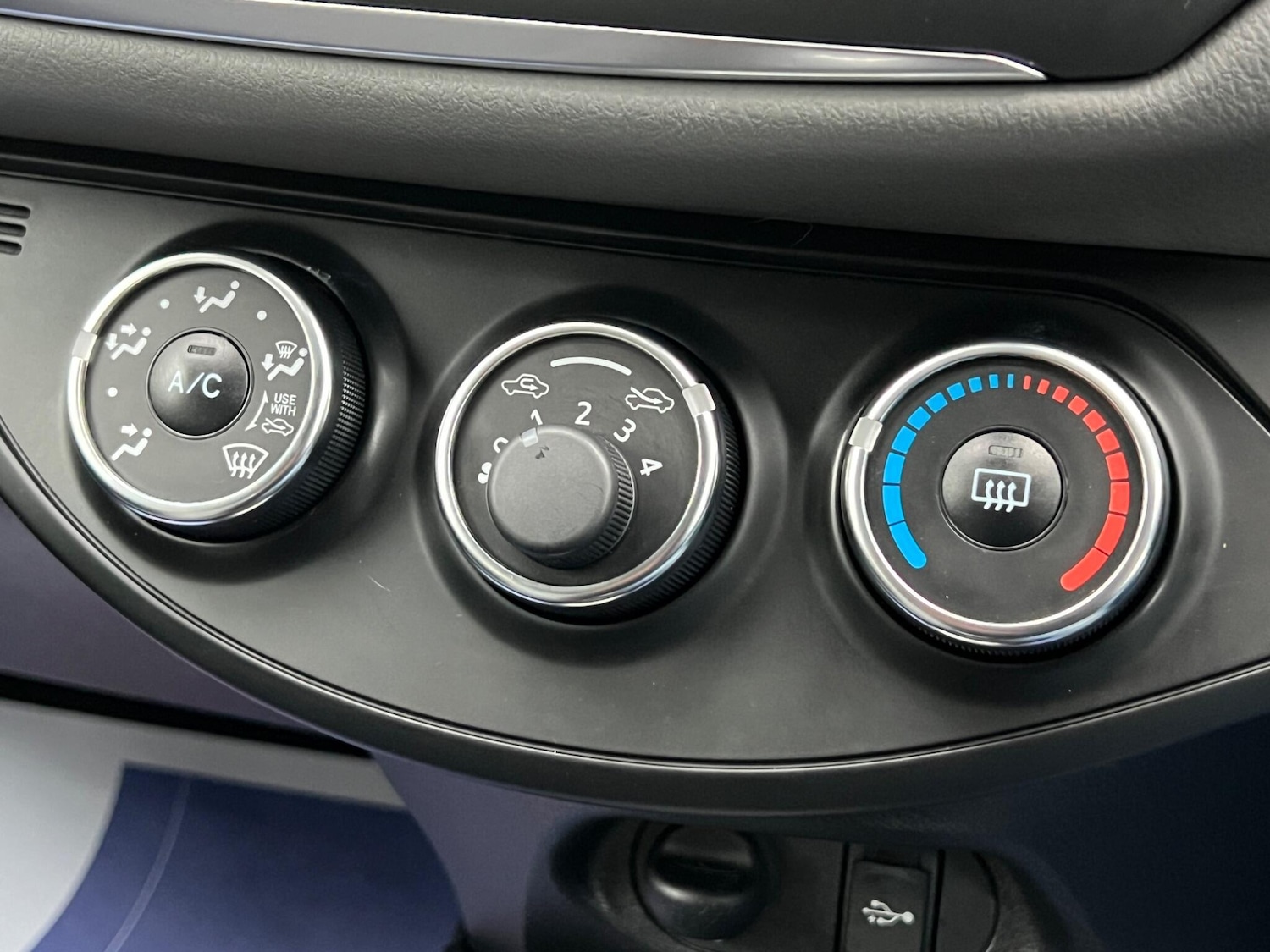 Used Toyota Yaris 2017 for sale - 76952382: Photo 25