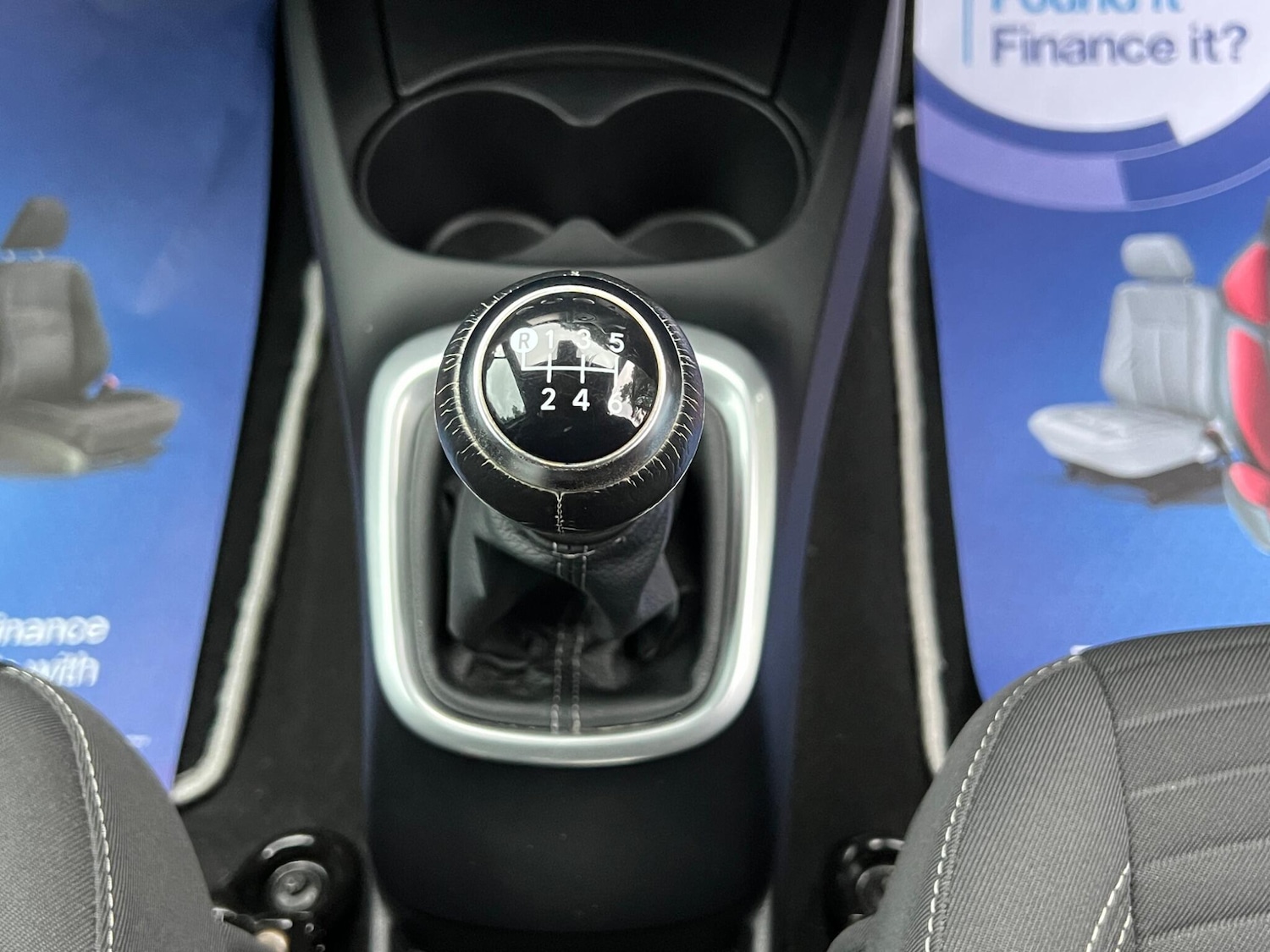 Used Toyota Yaris 2017 for sale - 76952382: Photo 28