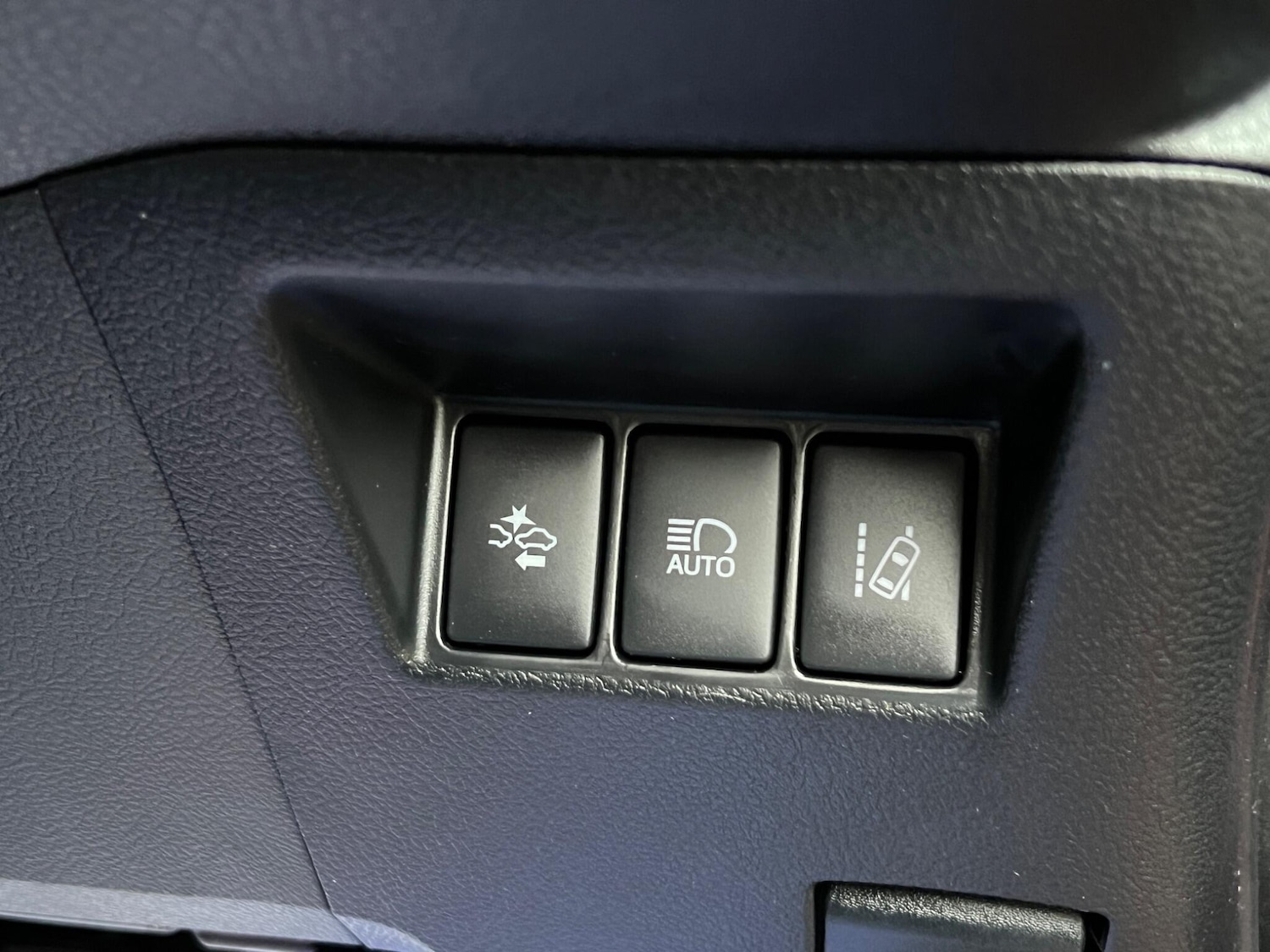 Used Toyota Yaris 2017 for sale - 76952382: Photo 32