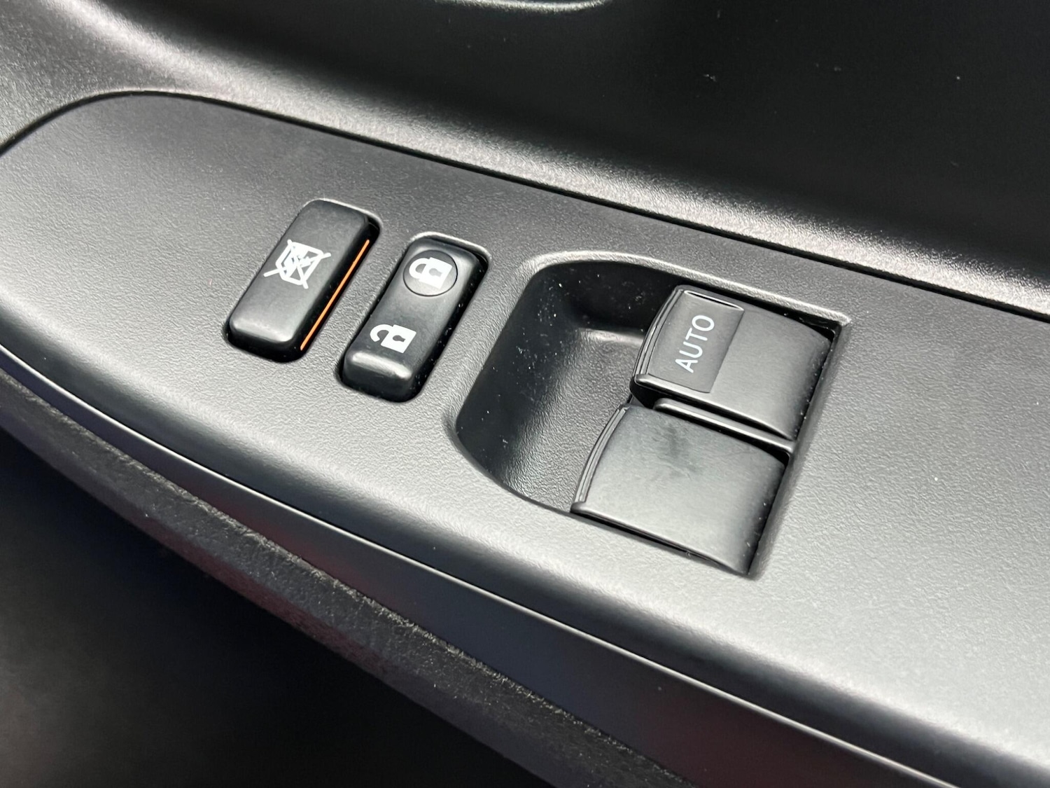 Used Toyota Yaris 2017 for sale - 76952382: Photo 34