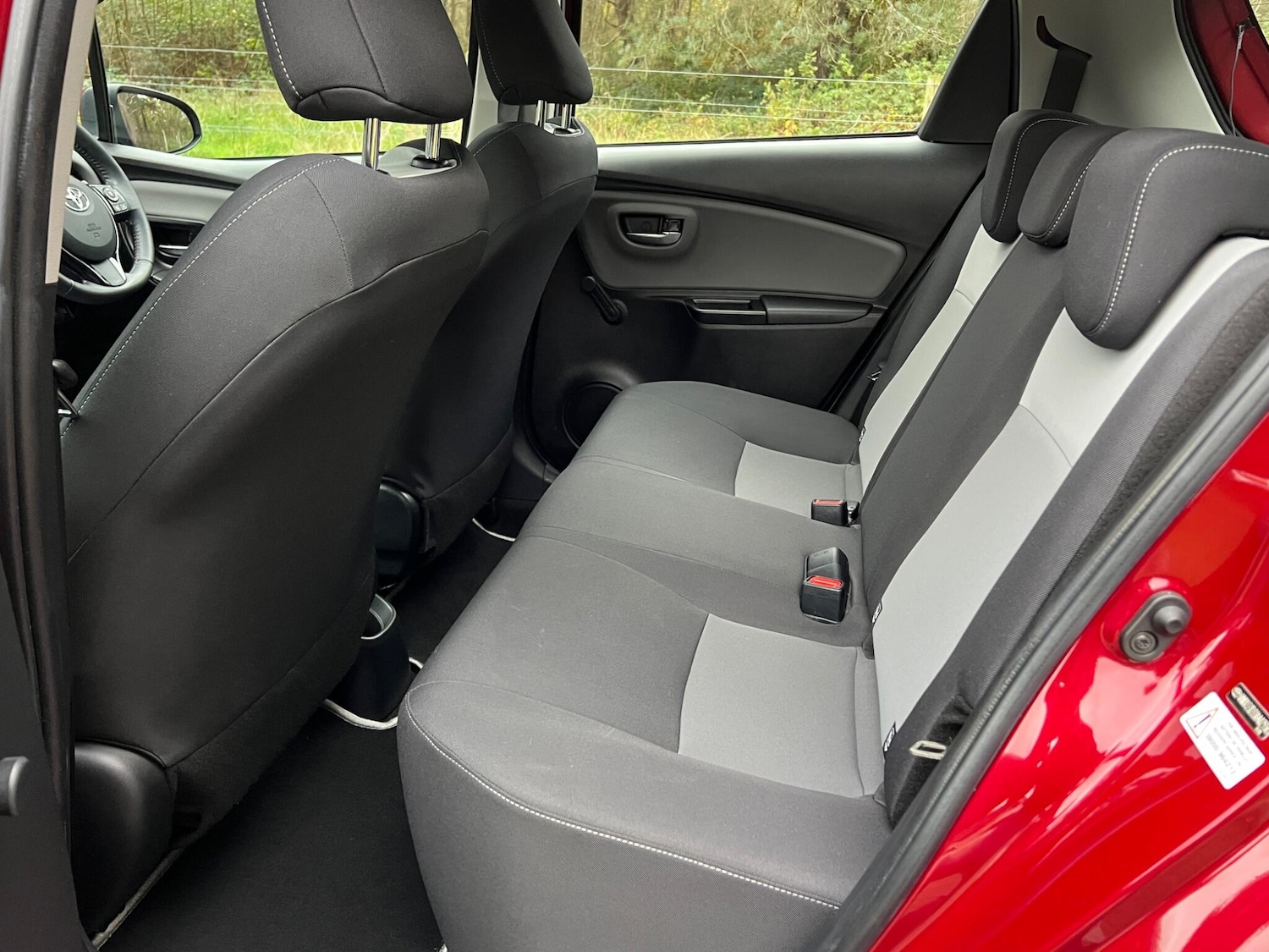 Used Toyota Yaris 2017 for sale - 76952382: Photo 42