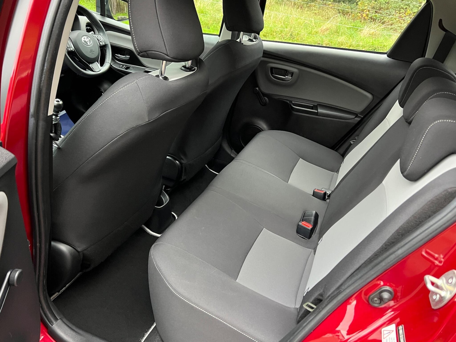 Used Toyota Yaris 2017 for sale - 76952382: Photo 43