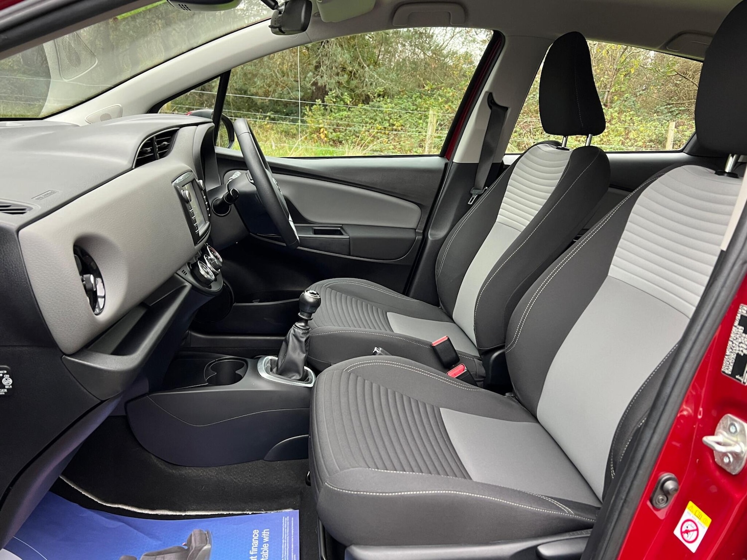 Used Toyota Yaris 2017 for sale - 76952382: Photo 44