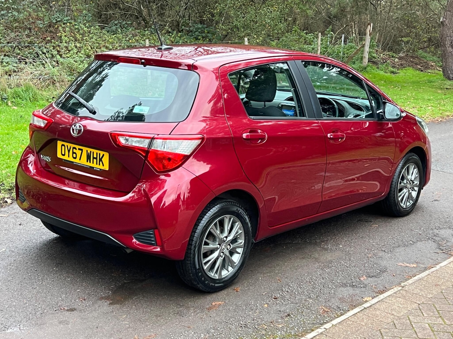 Used Toyota Yaris 2017 for sale - 76952382: Photo 5