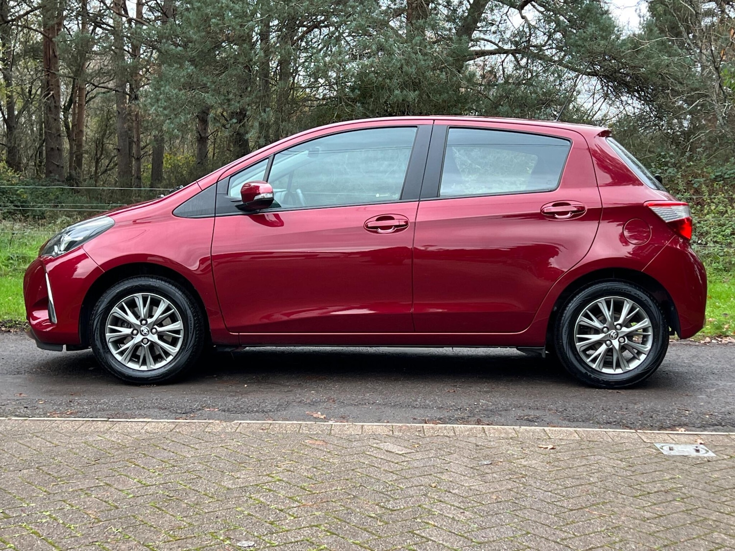 Used Toyota Yaris 2017 for sale - 76952382: Photo 50