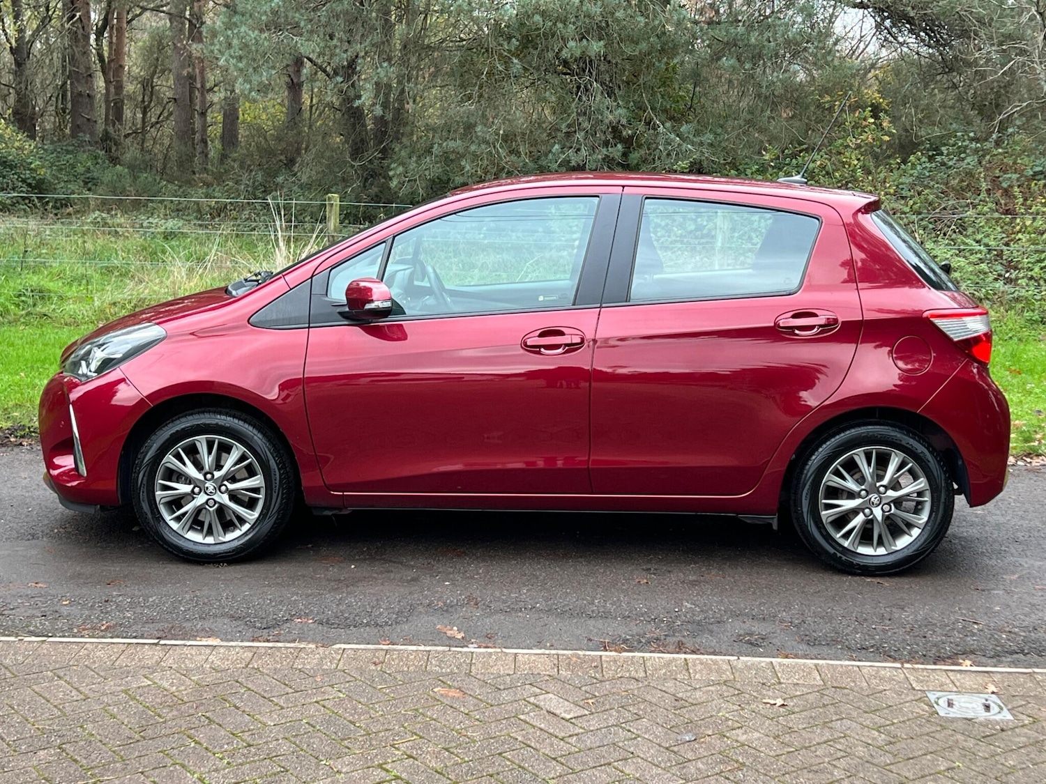 Used Toyota Yaris 2017 for sale - 76952382: Photo 51