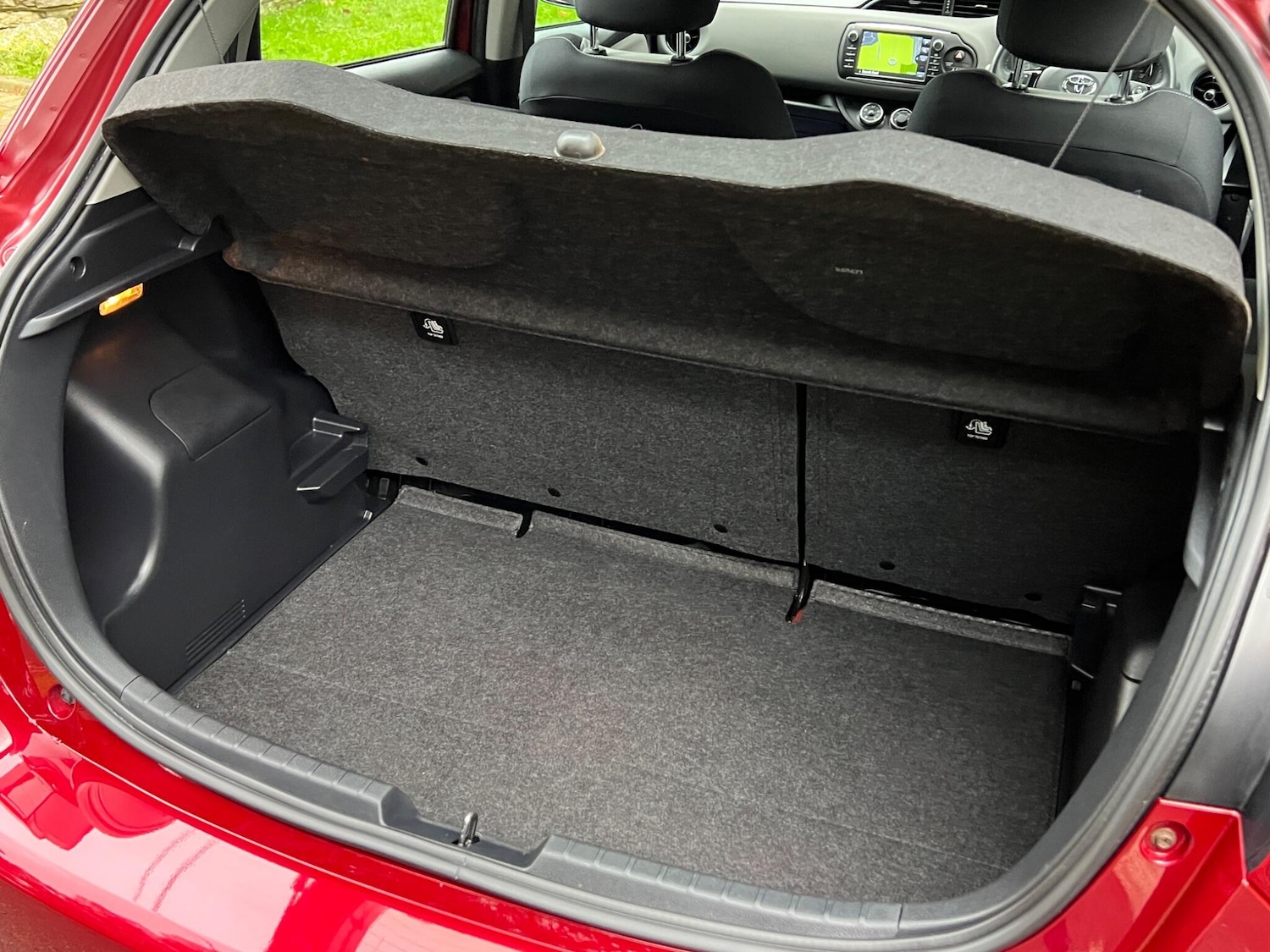 Used Toyota Yaris 2017 for sale - 76952382: Photo 54