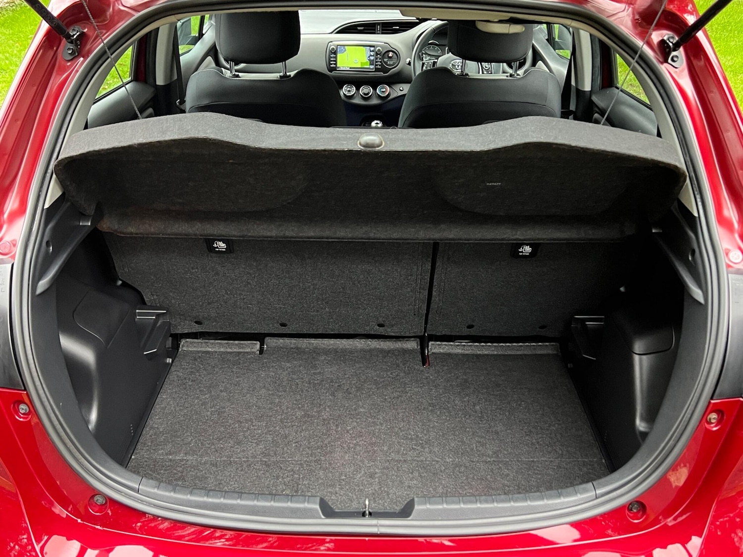 Used Toyota Yaris 2017 for sale - 76952382: Photo 55