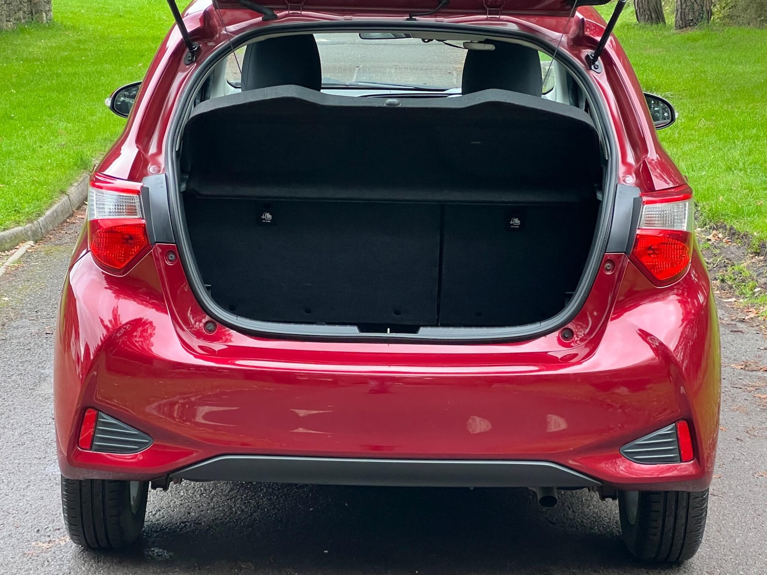 Used Toyota Yaris 2017 for sale - 76952382: Photo 56