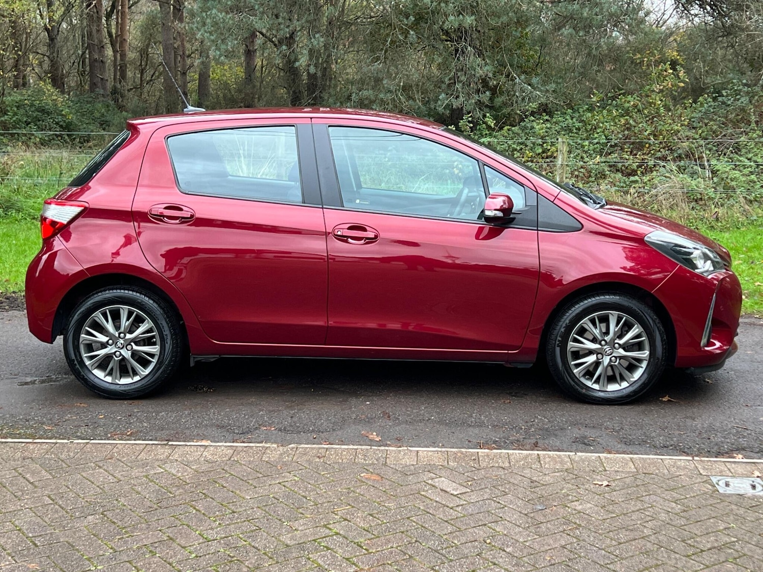 Used Toyota Yaris 2017 for sale - 76952382: Photo 6