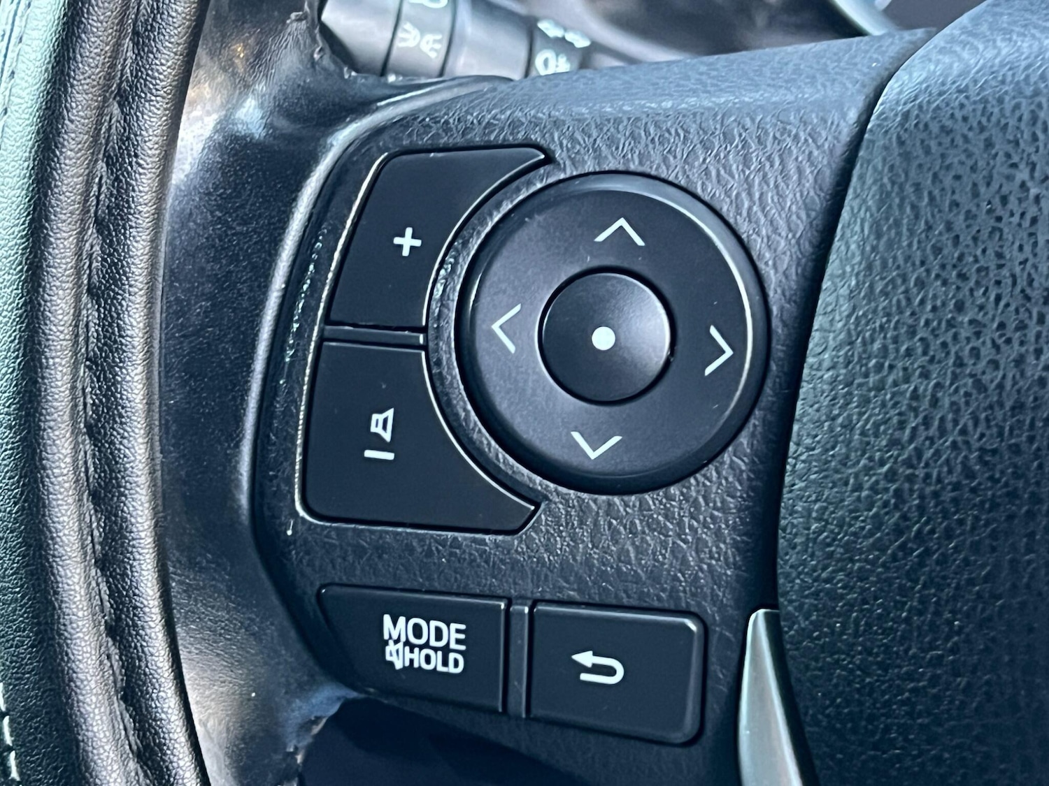 Used Toyota Auris 2014 for sale - 77723873: Photo 29